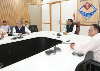 मुख्य सचिव ने ली फॉरेस्ट फायर की रोकथाम को लेकर शासन के उच्चाधिकारियों के साथ बैठक,वनाग्नि रोकथाम से सम्बन्धित समितियों और स्टेकहोल्डर्स की बैठक जनवरी माह में कर ली जाएं: मुख्य सचिव