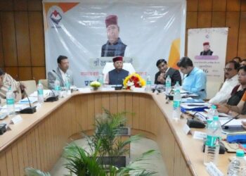 समाज कल्याण मंत्री खजान दास ने की विभागीय समीक्षा बैठक; पेंशन और आय सीमा में बढ़ोतरी के दिए निर्देश