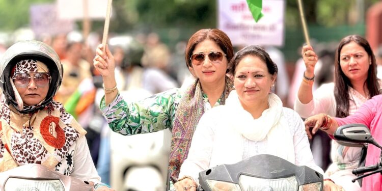 देहरादून: ‘नारी शक्ति वंदन’ रैली में उमड़ा मातृशक्ति का सैलाब, दीप्ती रावत ने भरा महिला सशक्तिकरण का हुंकार