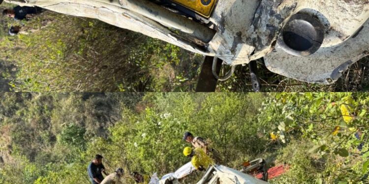 चंबा-कोटी रोड पर भीषण हादसा, अंतिम संस्कार से लौट रहे ग्रामीणों की गाड़ी खाई में गिरी, 8 की मौत