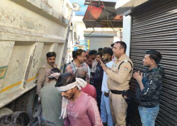 देहरादून: कांवली रोड पर भीषण सड़क हादसा, ट्रक की टक्कर से बिहार निवासी मजदूर की मौत