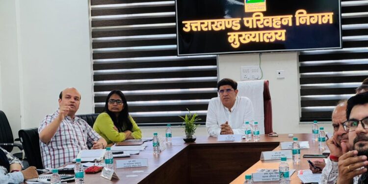 परिवहन मंत्री प्रदीप बत्रा ने किया UTC मुख्यालय का औचक निरीक्षण; यात्री सुविधाओं और आधुनिक तकनीक पर दिया जोर