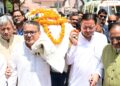 शोक में डूबा उत्तराखंड: भाजपा कार्यालय पहुंचे मेजर जनरल खंडूड़ी के पार्थिव शरीर को सीएम धामी और दिग्गजों ने दी श्रद्धांजलि।