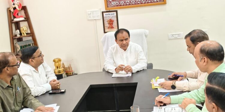 एनआईटी श्रीनगर के निर्माण कार्यों में लाएं तेजी और गुणवत्ता, स्थानीय लोगों को दें रोजगार: डॉ. धन सिंह रावत