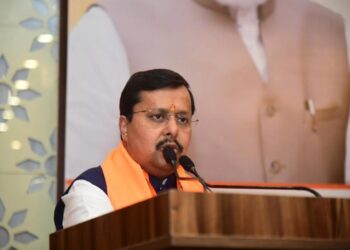 भाजपा राष्ट्रीय अध्यक्ष का सांसदों-विधायकों को मंत्र मोदी सरकार के 12 साल के कार्यों को गांव-गांव तक पहुंचाएं