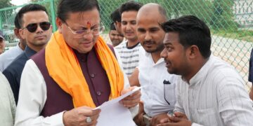 ​सीएम धामी ने लोहियाहेड में सुनीं जनसमस्याएं, अधिकारियों को दिए त्वरित समाधान के निर्देश; पर्यावरण दिवस पर किया पौधारोपण