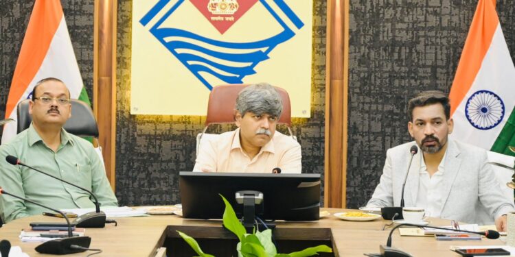मानसून से पहले अलर्ट मोड में देहरादून; प्रमुख सचिव ने की आपदा तैयारियों एवं पुनर्वास कार्यों की समीक्षा