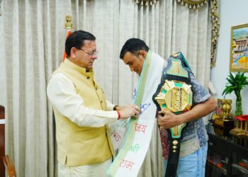 मुख्यमंत्री  पुष्कर सिंह धामी से एमएफएन लाइटवेट विश्व चैम्पियन दिगंबर सिंह रावत ने की शिष्टाचार भेंट