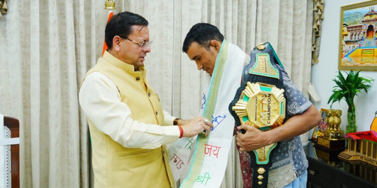 मुख्यमंत्री  पुष्कर सिंह धामी से एमएफएन लाइटवेट विश्व चैम्पियन दिगंबर सिंह रावत ने की शिष्टाचार भेंट