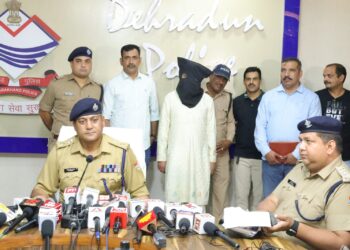 ​ऑपरेशन प्रहार: दून पुलिस की गिरफ्त में शातिर ‘ठग बाबा’, अनिष्ट का भय दिखाकर ठगा था 65 तोला सोना