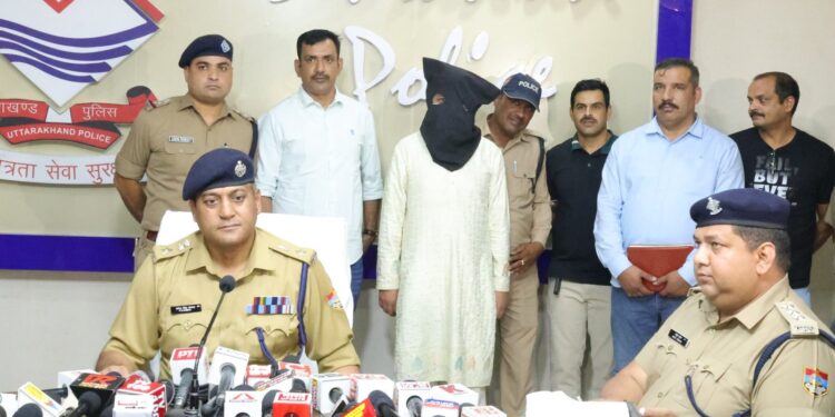 ऑपरेशन प्रहार: दून पुलिस की गिरफ्त में शातिर ‘ठग बाबा’, अनिष्ट का भय दिखाकर ठगा था 65 तोला सोना