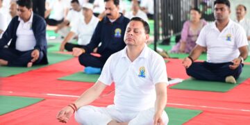 मुख्यमंत्री ने बनबसा में किया सामूहिक योगाभ्यास, योग को दैनिक जीवन का हिस्सा बनाने का किया आह्वान,अंतर्राष्ट्रीय योग दिवस पर हजारों लोगों के साथ मुख्यमंत्री ने किया योगाभ्यास