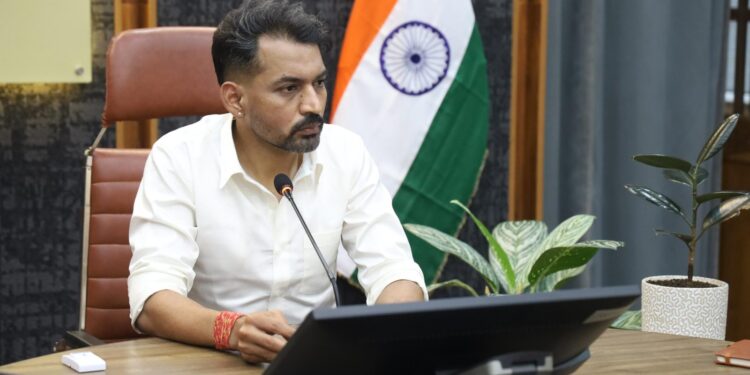 शिकायतों के निस्तारण में लापरवाही पर नपेंगे अफसर; हॉटस्पॉट्स की पहचान के लिए बनेगा GIS मैप