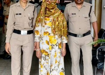 इंस्टाग्राम पर हीरे का हार चमकाना घरेलू सहायिका को पड़ा भारी, 10 लाख के चोरी के जेवरातों के साथ देहरादून पुलिस ने किया गिरफ्तार