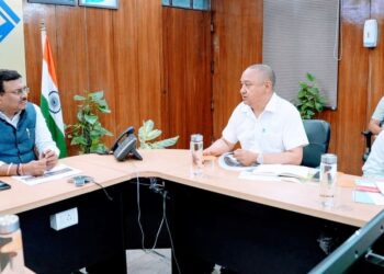​मुख्य सचिव ने की केदारनाथ पुनर्निर्माण और बद्रीनाथ मास्टर प्लान कार्यों की समीक्षा, कार्यों में तेजी लाने के निर्देश
